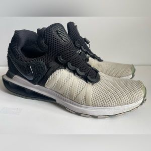 Nike Men's Shox Gravity Running Shoe AR1999-101